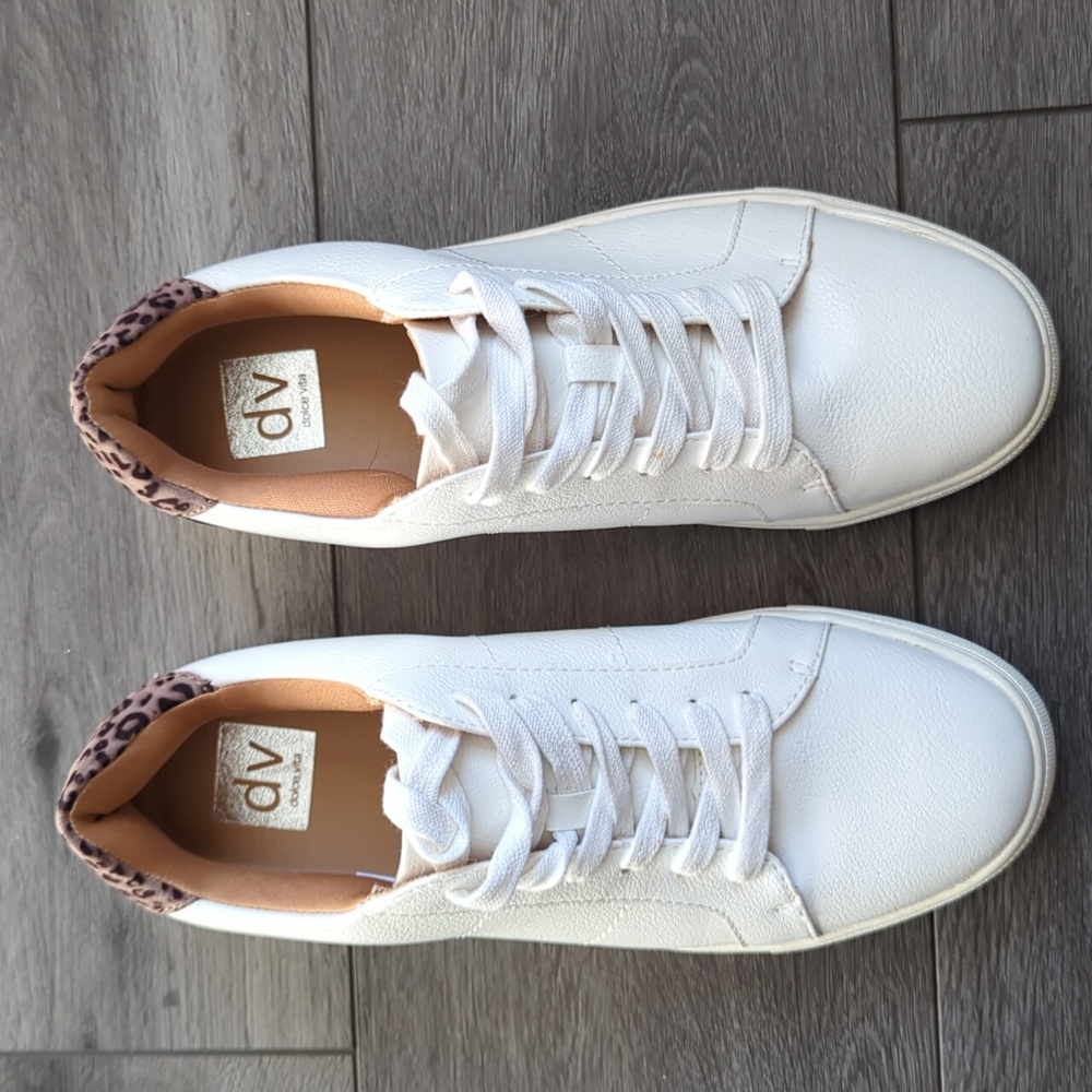 DV by Dolce Vita sneakers, White with Leopard heel, Size 9